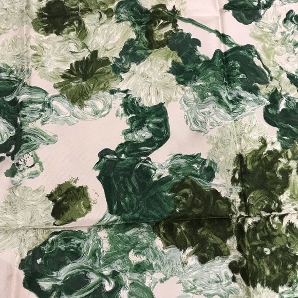 Rare Pierre Balmain Printed Green Silk French square scarf - Picture 4 of 12